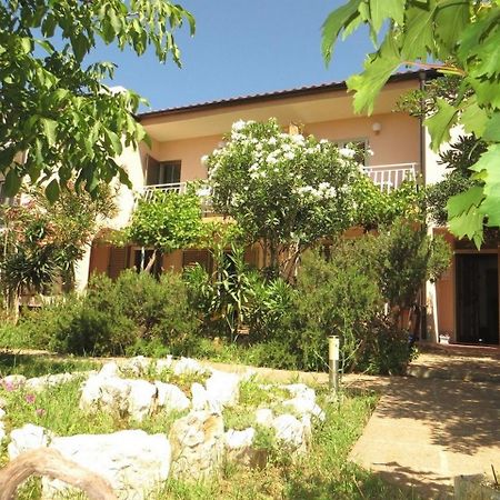 Apartment And Rooms Kristina Baška Exterior foto