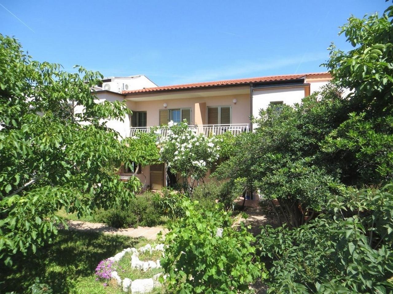 Apartment And Rooms Kristina Baška Exterior foto
